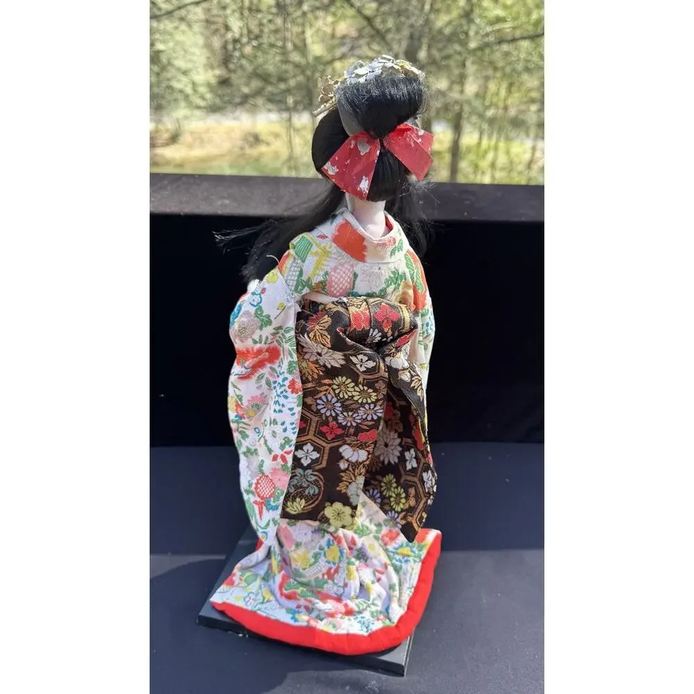 Japanese Geisha Silk Gold Kimono 17.5